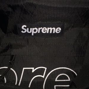 SUPREME DUFFLE BAG FW18 (SERIOUS INQUIRES ONLY)